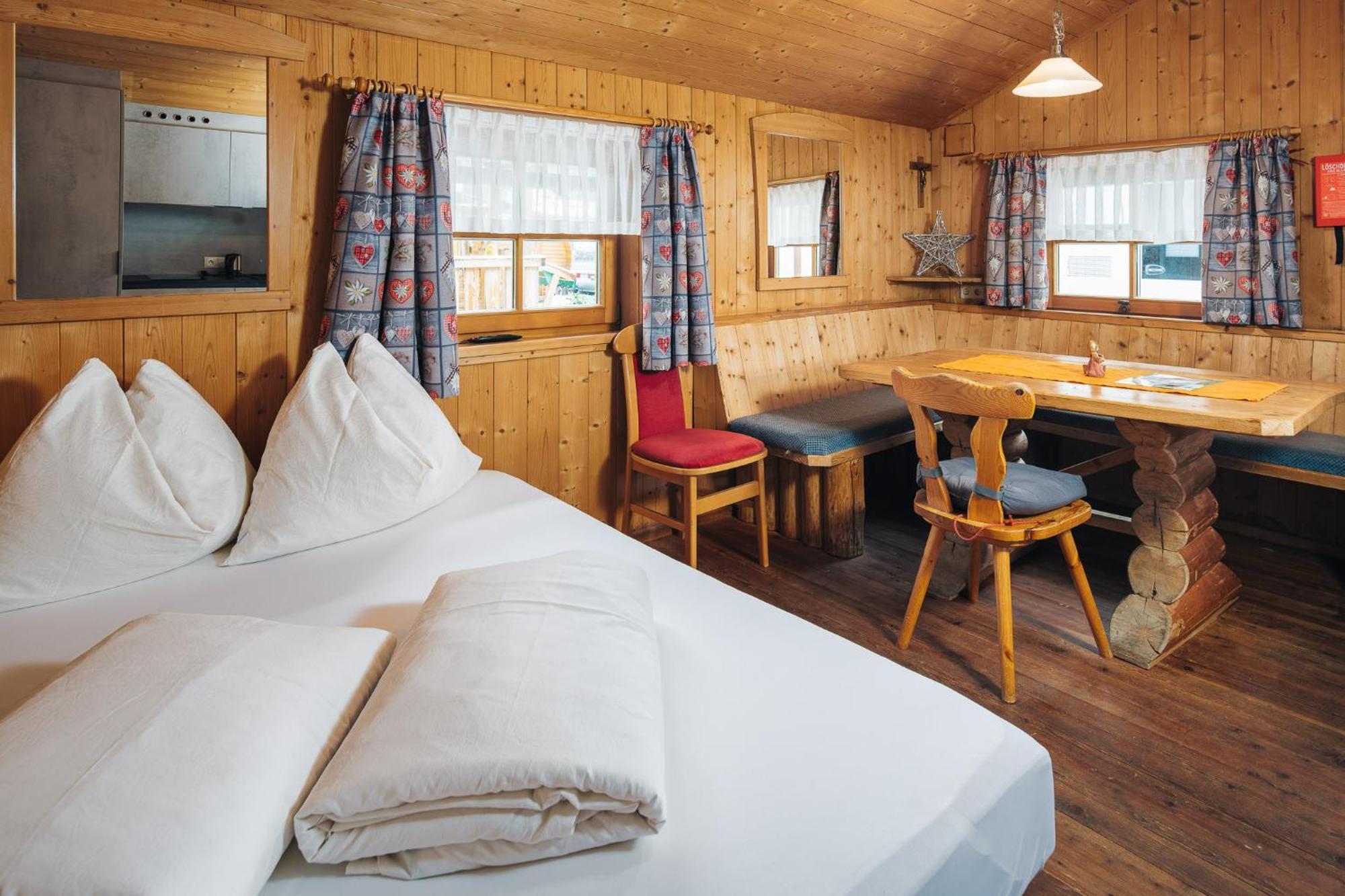 Camping Dreilaendereck Blockhuetten & Apartments Ried im Oberinntal Bagian luar foto
