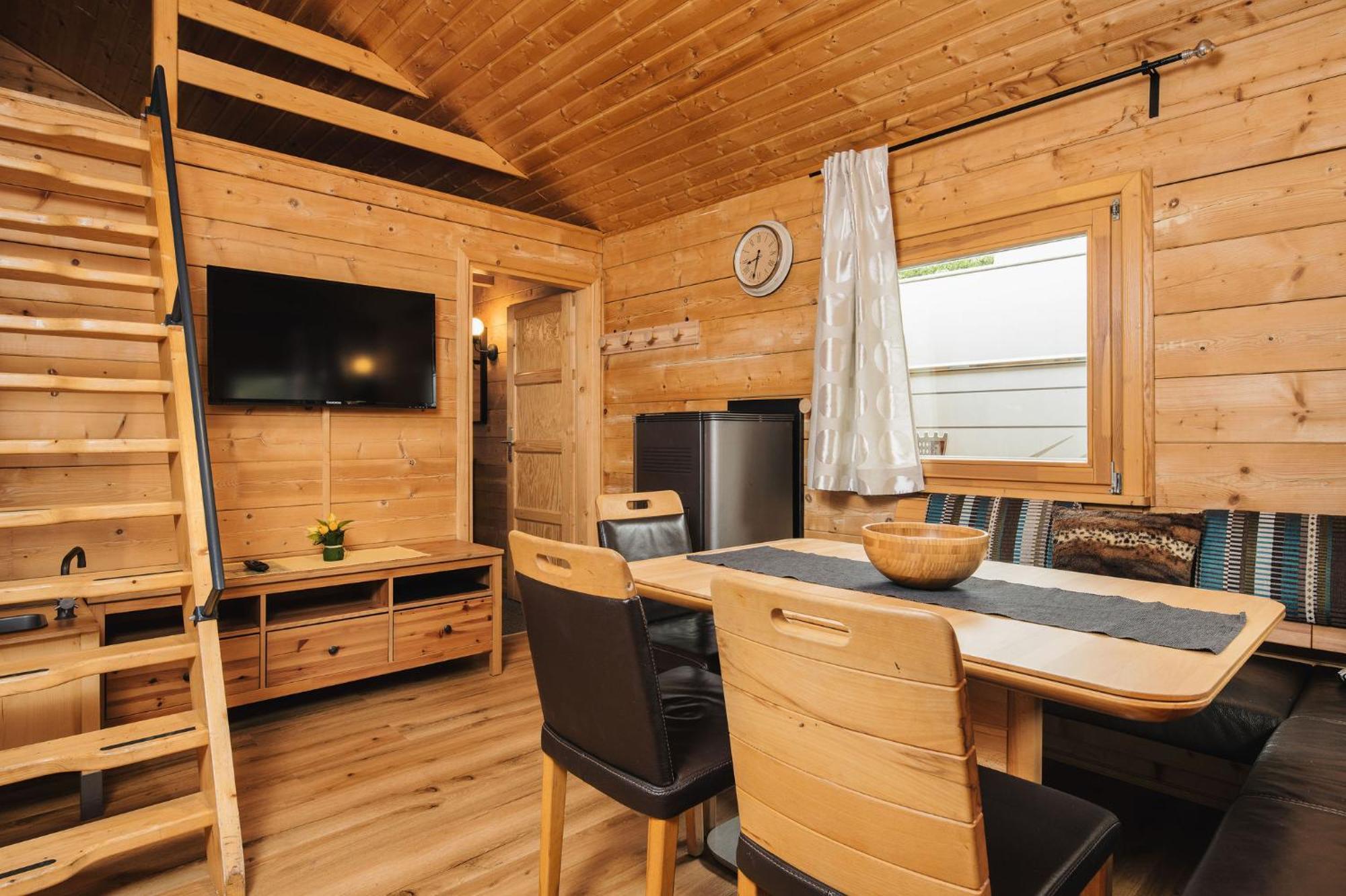Camping Dreilaendereck Blockhuetten & Apartments Ried im Oberinntal Bagian luar foto